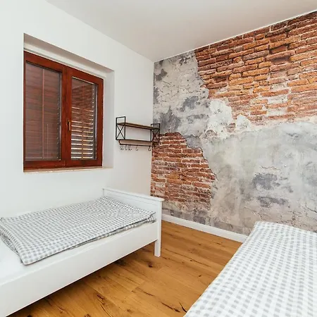 Dalomar Biograd Na Moru