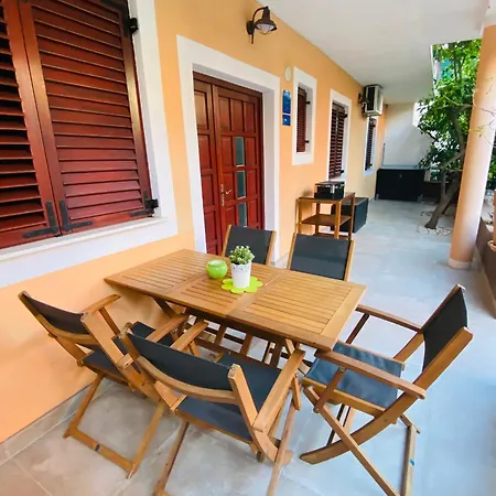 Dalomar Biograd Na Moru