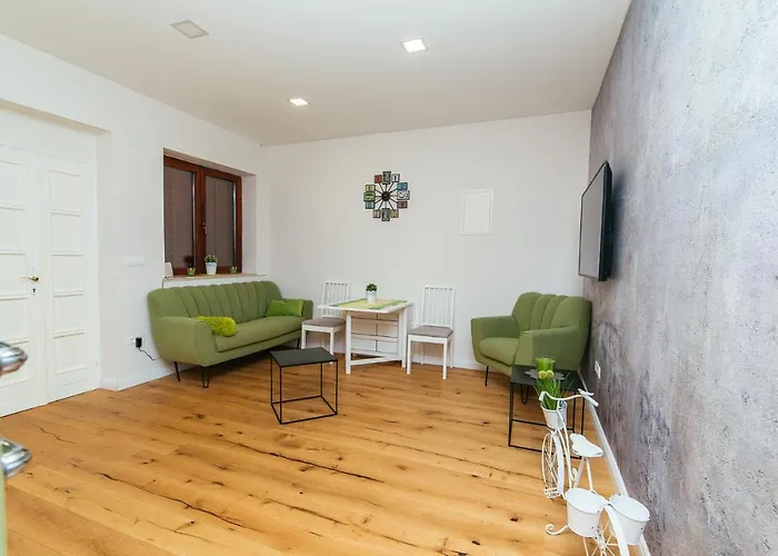 Apartament Dalomar *