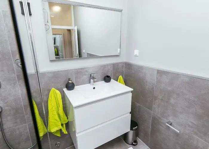 Dalomar ביוגראד נה מורו