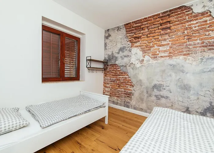 Dalomar ביוגראד נה מורו