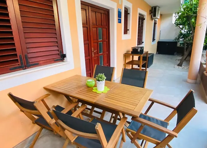 Dalomar ביוגראד נה מורו